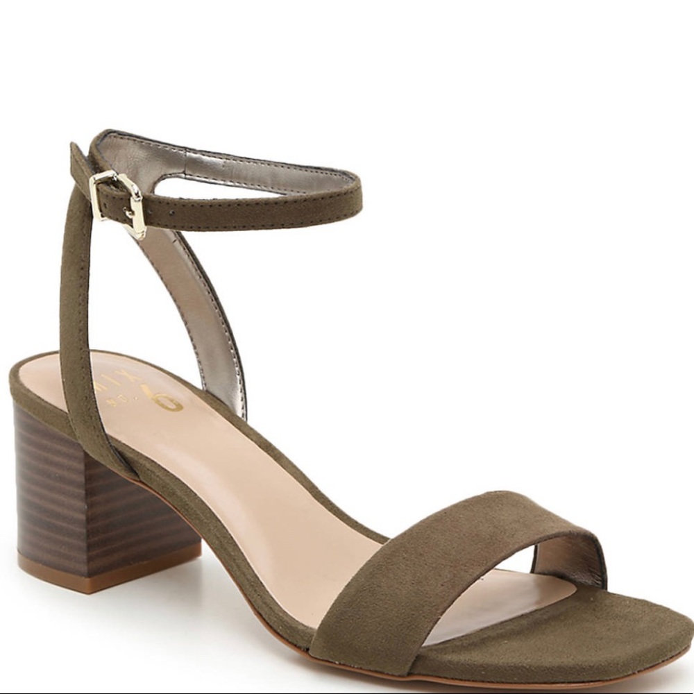 Mix No. 6 Eluned Sandal NWOT